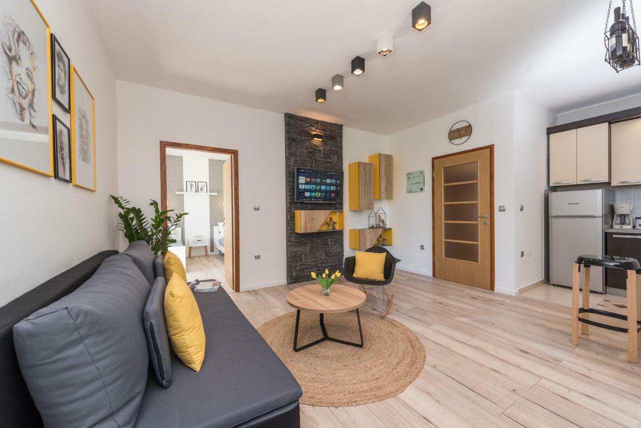 Apartament Portos *